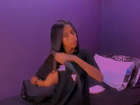 Indianteezerr online show from 04/13/26, 12:43