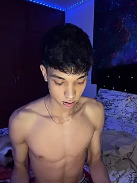 Snapshot of RoughDiamond_ chatting on 04/11/26, 07:45 RoughDiamond online show from 04/11/26, 07:45