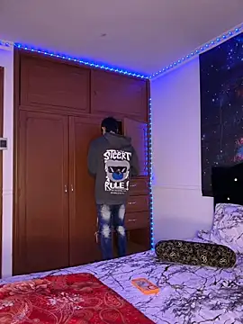 Snapshot of RoughDiamond_ chatting on 04/12/26, 10:31 RoughDiamond online show from 04/12/26, 10:31