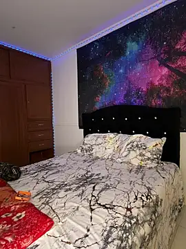 Snapshot of RoughDiamond_ chatting on 04/14/26, 06:30 RoughDiamond online show from 04/14/26, 06:30