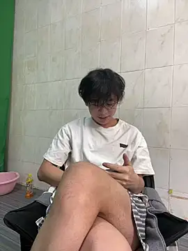 Snapshot of titi-999 chatting on 07/17/26, 11:06 titi-999 online show from 07/17/26, 11:06