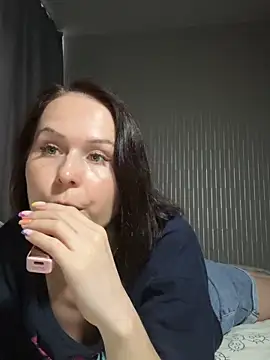 Snapshot of Hopefully_ chatting on 06/18/26, 09:14 Hopefully online show from 06/18/26, 09:14