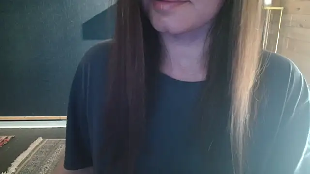 Snapshot of NicoleLove_ chatting on 05/26/26, 06:31 NicoleLove online show from 05/26/26, 06:31