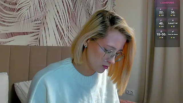 Lizzyvega online show from 05/05/26, 01:57