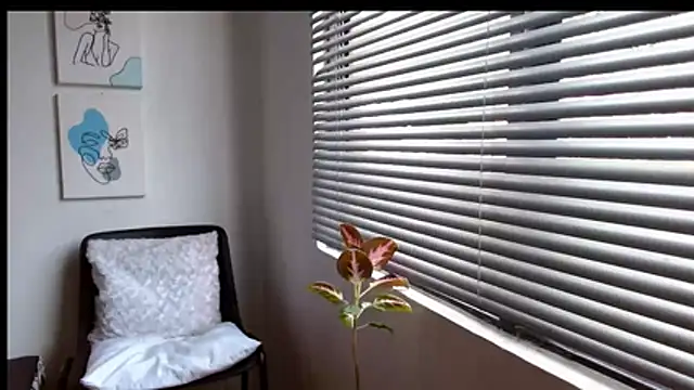 Snapshot of alisonnturbay chatting on 06/26/26, 01:37 alisonnturbay online show from 06/26/26, 01:37
