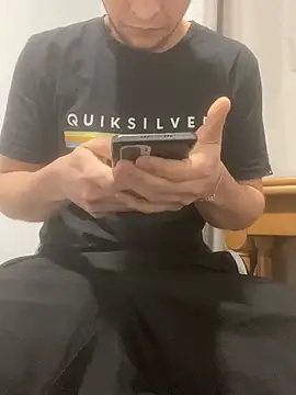 JuanF0304 online show from 04/11/26, 06:23