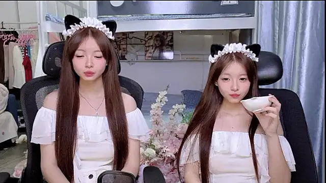 xiaoqiao-daqiao online show from 05/16/26, 08:07