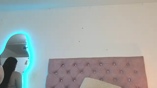 Snapshot of laurenlaine chatting on 07/14/26, 08:47 laurenlaine online show from 07/14/26, 08:47