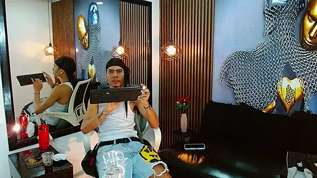 Snapshot of Skinny_cute_Alyer chatting on 06/25/26, 02:22 Skinny cute Alyer online show from 06/25/26, 02:22