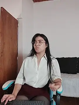 Iam eli09 online show from 04/21/26, 12:01