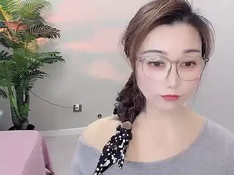 Snapshot of Yunxi- chatting on 04/26/26, 01:20 Yunxi- online show from 04/26/26, 01:20