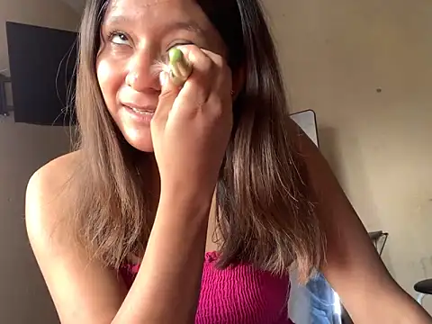 SolMlrena online show from 04/12/26, 08:58