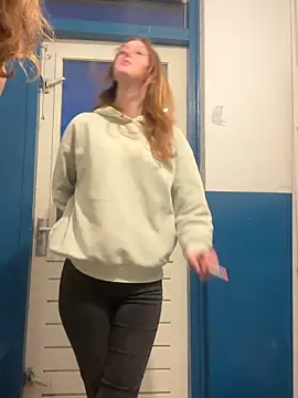 SweetNatalie699 online show from 04/12/26, 07:19