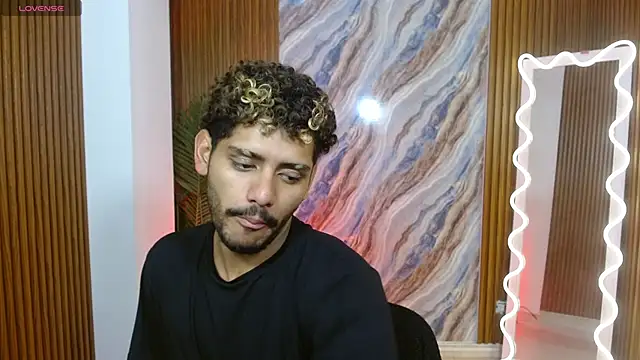 Snapshot of milo_tay chatting on 04/12/26, 03:00 milo tay online show from 04/12/26, 03:00