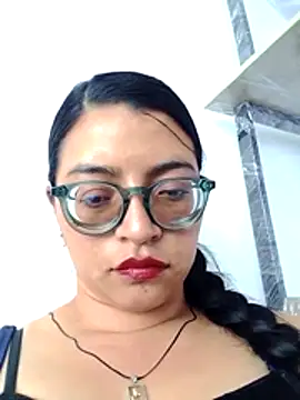 Snapshot of SOFI__10 chatting on 04/19/26, 06:10 SOFI 10 online show from 04/19/26, 06:10