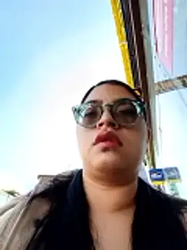 Snapshot of SOFI__10 chatting on 05/01/26, 01:37 SOFI 10 online show from 05/01/26, 01:37