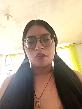 Snapshot of SOFI__10 chatting on 05/03/26, 03:40 SOFI 10 online show from 05/03/26, 03:40