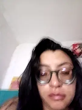 Snapshot of SOFI__10 chatting on 05/06/26, 04:52 SOFI 10 online show from 05/06/26, 04:52