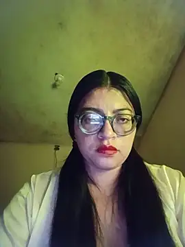 Snapshot of SOFI__10 chatting on 05/11/26, 03:23 SOFI 10 online show from 05/11/26, 03:23