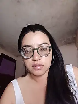 Snapshot of SOFI__10 chatting on 05/25/26, 06:52 SOFI 10 online show from 05/25/26, 06:52