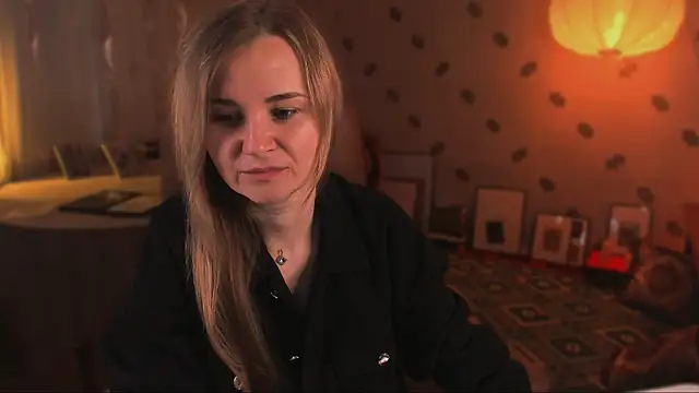 MiaSparkes online show from 05/27/26, 07:05