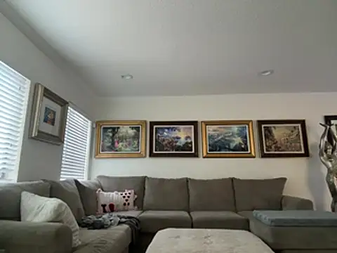 youngwildfreee online show from 05/11/26, 07:33