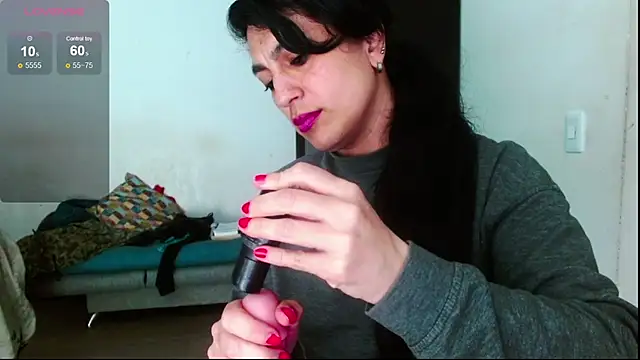 Snapshot of diosa_gil chatting on 07/13/26, 01:52 diosa gil online show from 07/13/26, 01:52