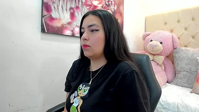 Snapshot of luna_bloomm_ chatting on 04/14/26, 04:07 luna bloomm online show from 04/14/26, 04:07