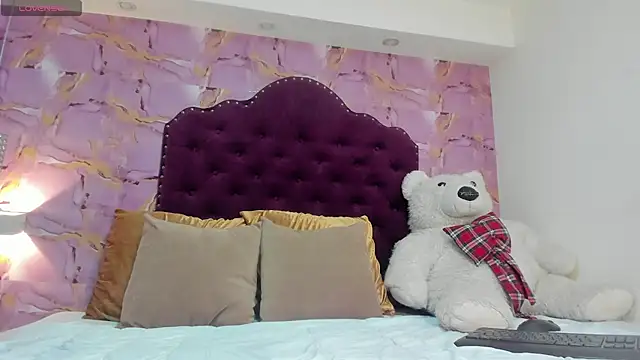 Snapshot of luna_bloomm_ chatting on 07/04/26, 06:08 luna bloomm online show from 07/04/26, 06:08