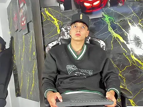 Snapshot of eithan_boy_ chatting on 04/20/26, 11:46 eithan boy online show from 04/20/26, 11:46
