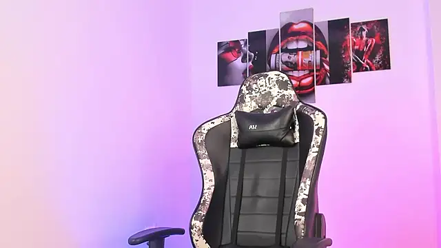 eithan boy  online show from 06/06/26, 11:48
