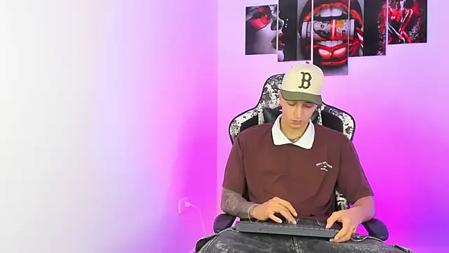 eithan boy  online show from 06/20/26, 11:46