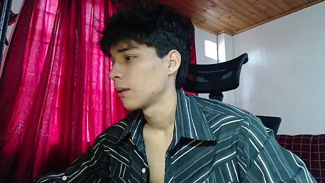 Snapshot of Marck-Pro chatting on 07/10/26, 03:47 Marck-Pro online show from 07/10/26, 03:47