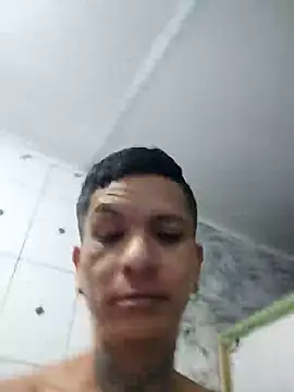 Snapshot of elchamogabotiktok chatting on 04/23/26, 10:03 elchamogabotiktok online show from 04/23/26, 10:03