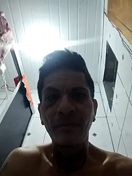 Snapshot of elchamogabotiktok chatting on 05/23/26, 11:25 elchamogabotiktok online show from 05/23/26, 11:25