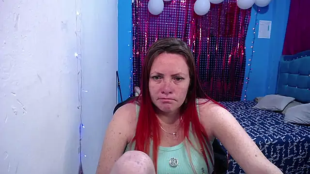 carolinhe26 online show from 04/26/26, 02:15