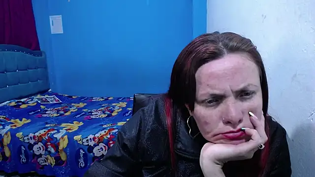 carolinhe26 online show from 07/08/26, 03:00
