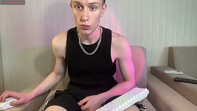 Travis Gracile online show from 04/27/26, 06:22