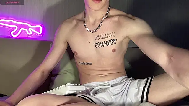 Travis Gracile online show from 05/27/26, 08:33