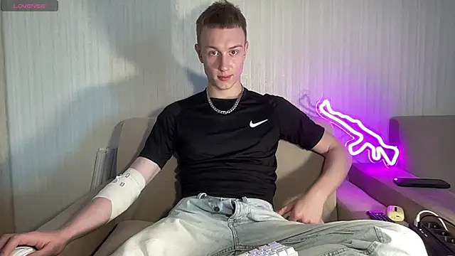 Travis Gracile online show from 06/13/26, 09:07