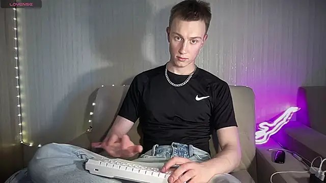 Travis Gracile online show from 06/20/26, 09:12