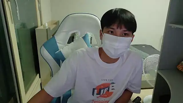 Snapshot of xezie chatting on 07/24/26, 03:54 xezie online show from 07/24/26, 03:54