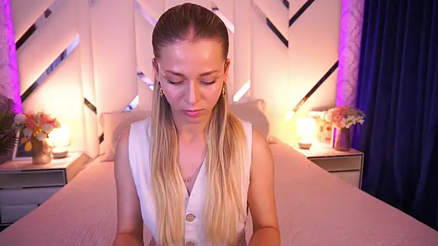 DoveLovee online show from 05/25/26, 02:45