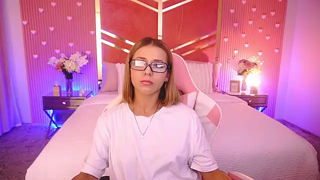 DoveLovee online show from 07/13/26, 12:41