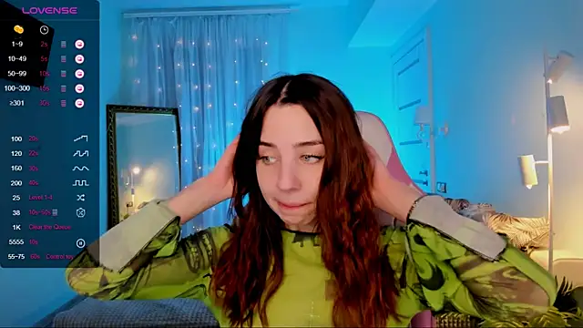 Snapshot of CharliGrace_ chatting on 05/15/26, 08:10 CharliGrace online show from 05/15/26, 08:10