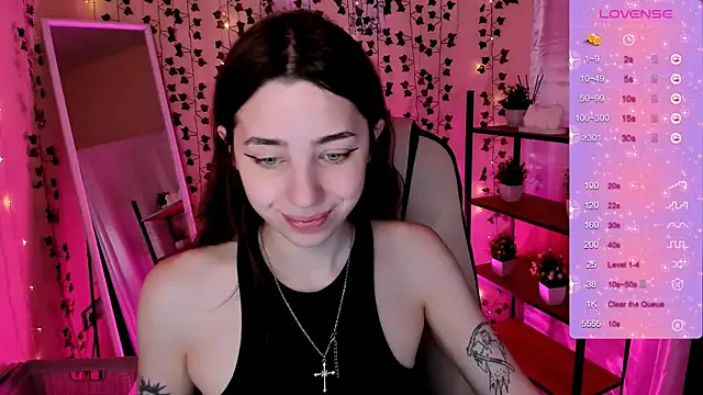Snapshot of CharliGrace_ chatting on 05/17/26, 07:28 CharliGrace online show from 05/17/26, 07:28