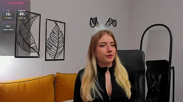 Liacandy  online show from 05/05/26, 01:57