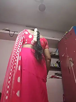 Snapshot of Tamilaunty35 chatting on 05/16/26, 03:11 Tamilaunty35 online show from 05/16/26, 03:11