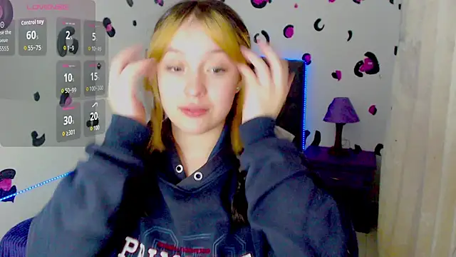 Snapshot of vero_doll12 chatting on 05/19/26, 01:50 vero doll12 online show from 05/19/26, 01:50