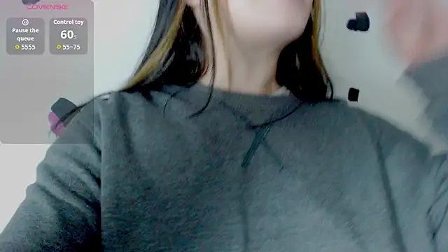 Snapshot of vero_doll12 chatting on 05/25/26, 02:56 vero doll12 online show from 05/25/26, 02:56